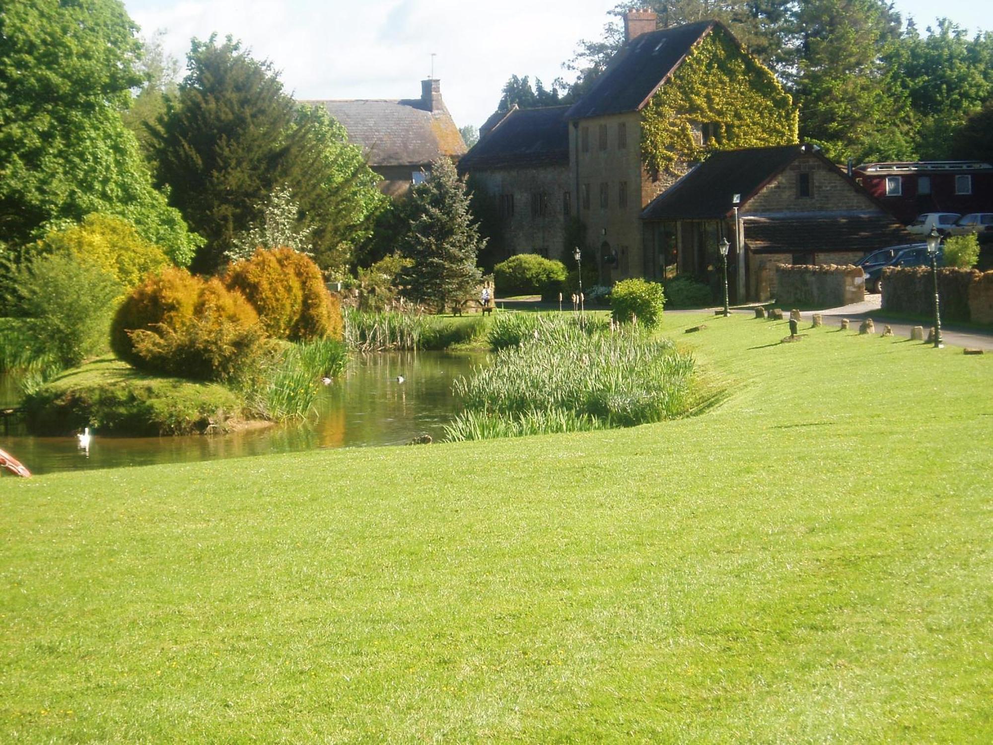 Haselbury Mill Hotel Crewkerne Buitenkant foto